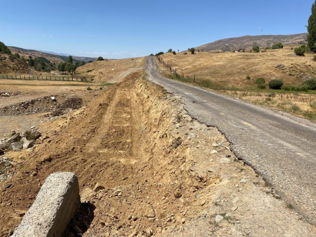 Muş’ta Köy Yolları Genişletiliyor