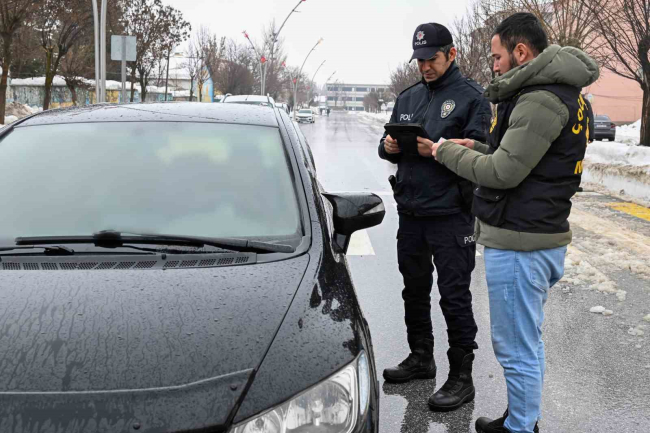 Muş’ta okul çevreleri polis denetiminde