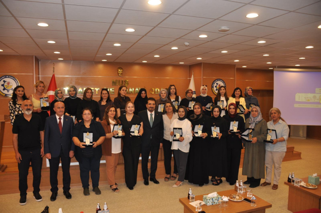 Muş TSO`dan Kadın Girişimcilere Plaket Takdimi 