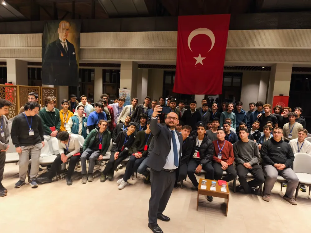 MAUN Rektörü Alican, Ahlat`ta Gençlerle Buluştu