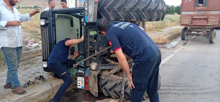Muş`ta Traktör Devrildi: Sürücü Kazayı Ucuz Atlattı