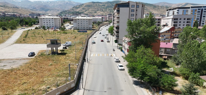 Muş’ta İki Cadde Baştan Sona Yenileniyor: 250 Dekoratif Aydınlatma Direği Kuruluyor