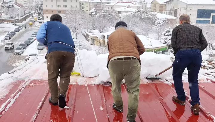 İpin Ucunda Geçim Mücadelesi