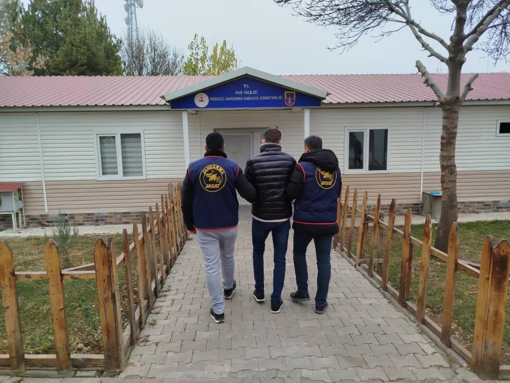 Dolandırıcılık Suçundan Aranıyordu, Muş`ta Yakalandı