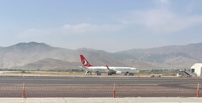 THY’nin Van Uçağı Teknik Arıza Nedeniyle Muş’a Yönlendirildi