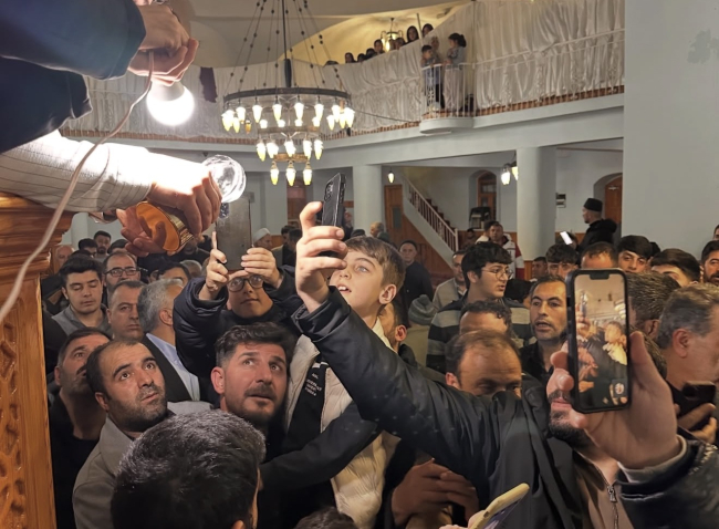 Kadir Gecesi’nde Muş’ta Sakal-ı Şerif heyecanı