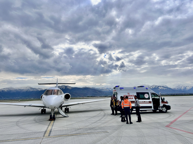 Muş’ta Bebek Faime İçin Uçak Ambulans Havalandı
