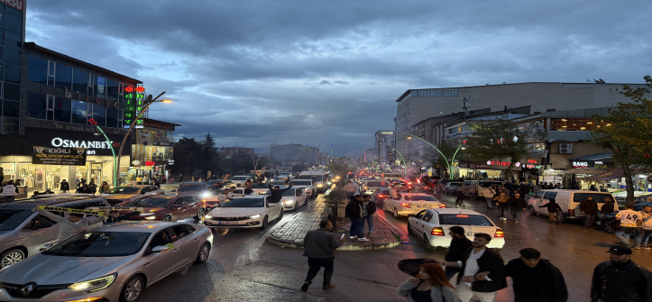 Muş’ta Final Coşkusu: Sokaklar Bayram Yerine Döndü