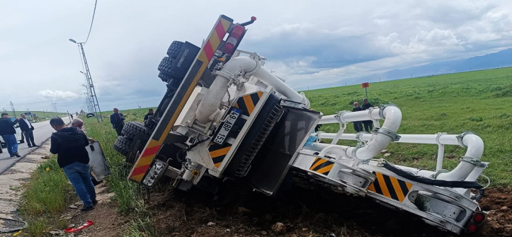 Muş’ta Beton Santraline Ait Araç Devrildi: 1 Yaralı