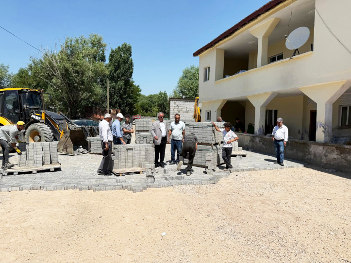 Kırköy Beldesi`nde Kilitli Parke Taşı Çalışmaları Hızla Devam Ediyor