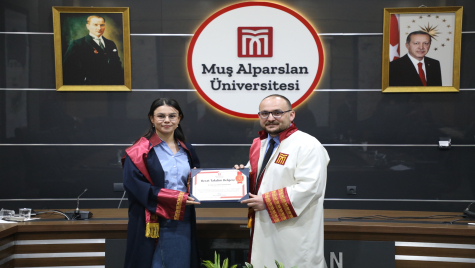Muş Alparslan Üniversitesi’nde Akademisyenlere Berat Takdimi