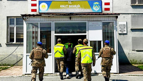 32 Suç Kaydı Bulunan Firari Hasköy’de Yakalandı